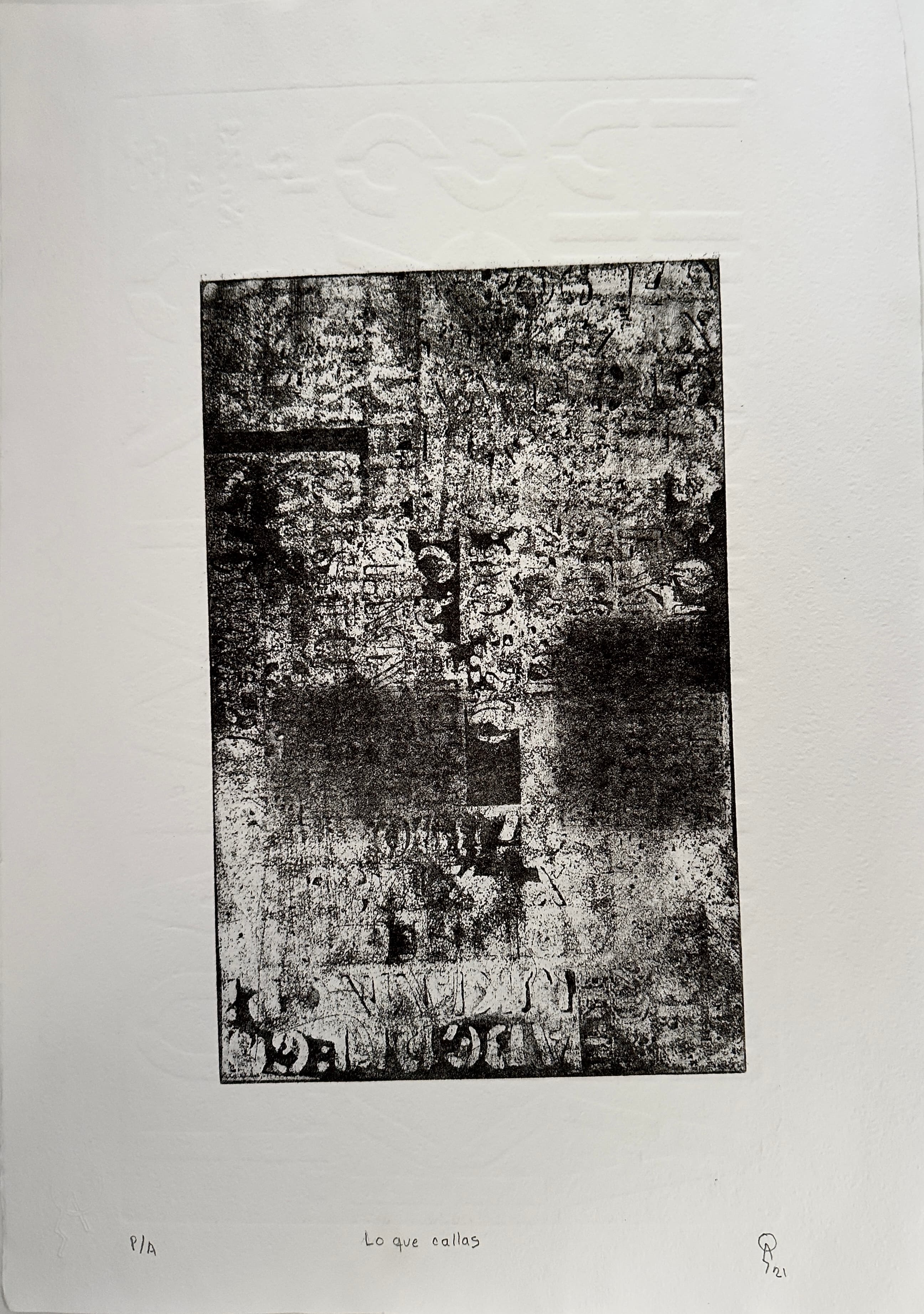 Lo que callas by Patricia Arriola, Aguatinta, gofrado / papel de algodón Fabriano. P/A, 2021