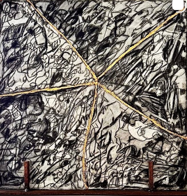 Registro by Patricia Arriola, Escultura Kinsuji, mármol, hoja de oro, lápiz / acero, 2020